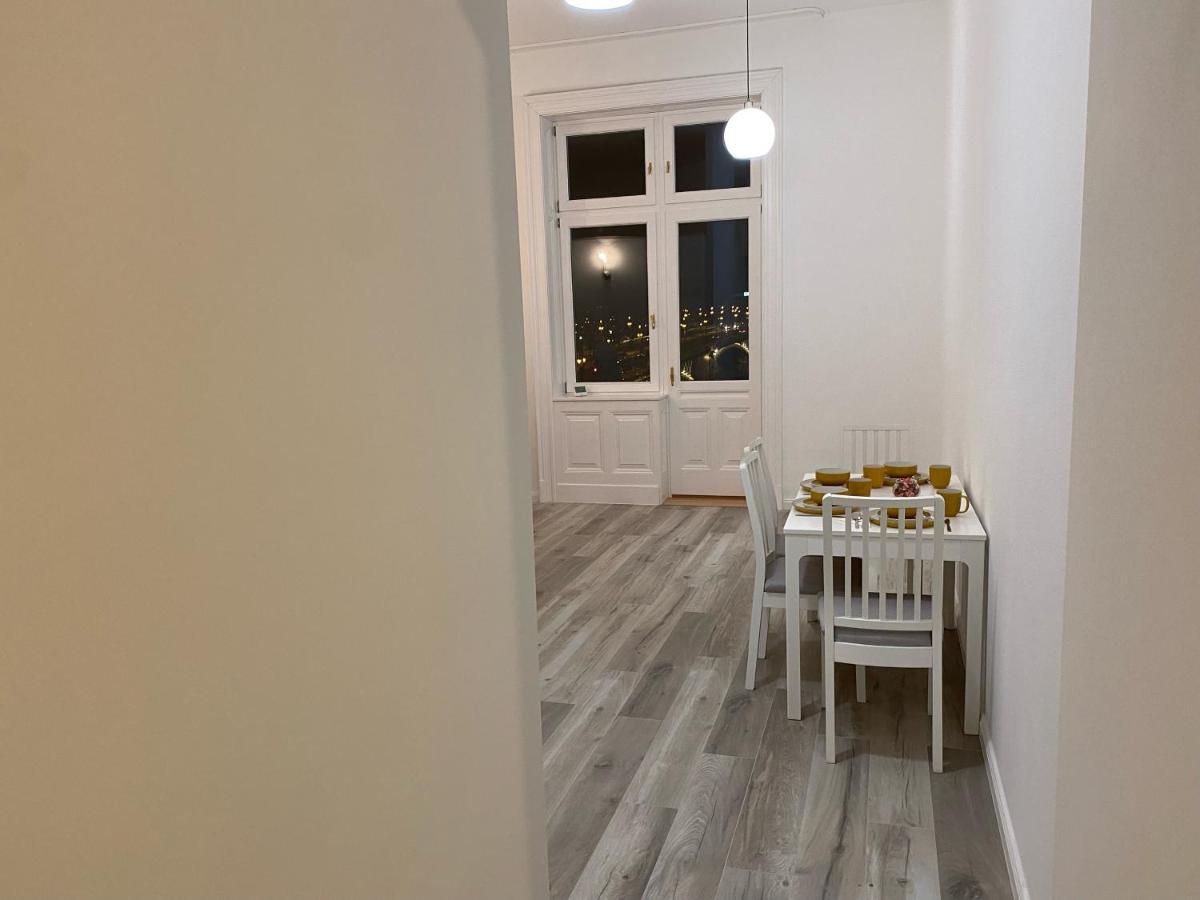 Over The Danube Budapest Exterior foto
