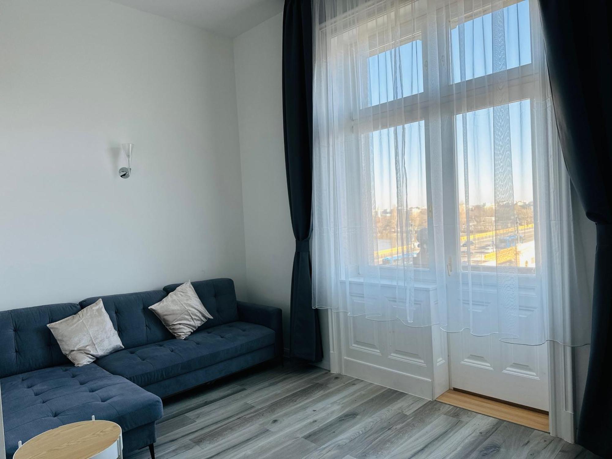 Over The Danube Budapest Exterior foto